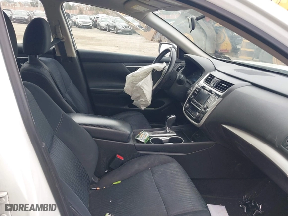 2018 Nissan Altima 2.5 SL with VIN 1N4AL3AP5JC199495, listed as a IAAI auction lot 41665962 with 136,814 mi miles. Bid and sale history available at carsss.com. Image 5.