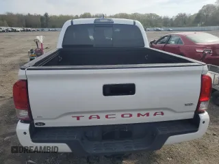 2017 Toyota Tacoma SR5 z VIN 3TMCZ5AN5HM108620, wystawiony jako Copart lot #55204105 z przebiegiem 58 340 mil mil oraz Szkoda całkowita • Salvage title. Historia ofert i sprzedaży dostępna na DreamBid. Obrazek 6.