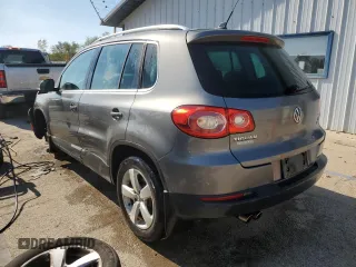 2010 Volkswagen Tiguan SEL with VIN WVGBV7AX2AW528700, listed as a Copart auction lot 76554624 with 134,566 mi miles and Salvage Title. Bid and sale history available at DreamBid. Image 2.