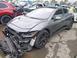 2020 Jaguar I-Pace SE с VIN SADHC2S13L1F79454, выставлен на аукционе IAAI как лот 41728860 с пробегом 32 035 миль миль и . История ставок и продаж доступна на DreamBid. Изображение 2.