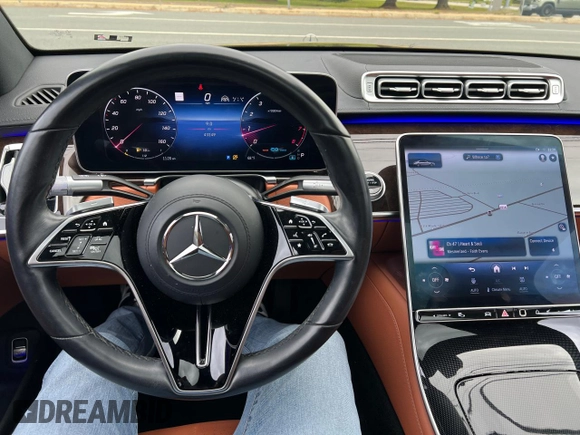2022 Mercedes-Benz S 500 z VIN W1K6G6DB2NA068179, wystawiony jako Copart lot #59617975 z przebiegiem 43 249 mil mil oraz Czysty tytuł • Clean title. Historia ofert i sprzedaży dostępna na DreamBid. Obrazek 7.
