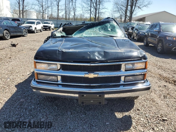 1996 Chevrolet Silverado 1500 with VIN 1GCEC14R3TZ136733, listed as a Copart auction lot 54384725 with 113,939 mi miles and Salvage Title. Bid and sale history available at DreamBid. Image 5.