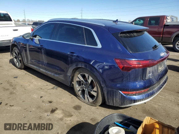 2021 Audi e-tron Premium z VIN WA1AAAGE9MB023564, wystawiony jako Copart lot #43758054 z przebiegiem 28 448 mil mil oraz Szkody całkowita. Historia ofert i sprzedaży dostępna na DreamBid. Obrazek 2.