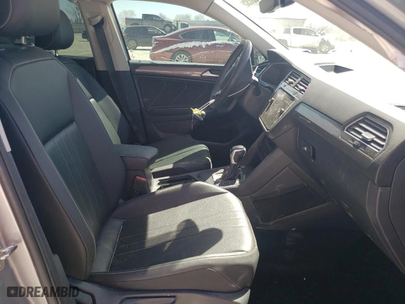 2022 Volkswagen Tiguan SE with VIN 3VV3B7AX8NM059377, listed as a Copart auction lot 47700895 with 32,281 mi miles and Salvage Title. Bid and sale history available at carsss.com. Image 7.