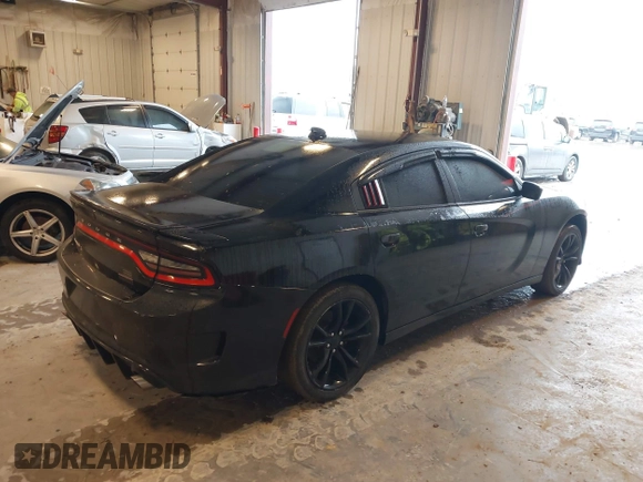 2015 Dodge Charger SXT z VIN 2C3CDXHG2FH741643, wystawiony jako IAAI lot #42321498 z przebiegiem 180 351 mil mil oraz . Historia ofert i sprzedaży dostępna na DreamBid. Obrazek 4.