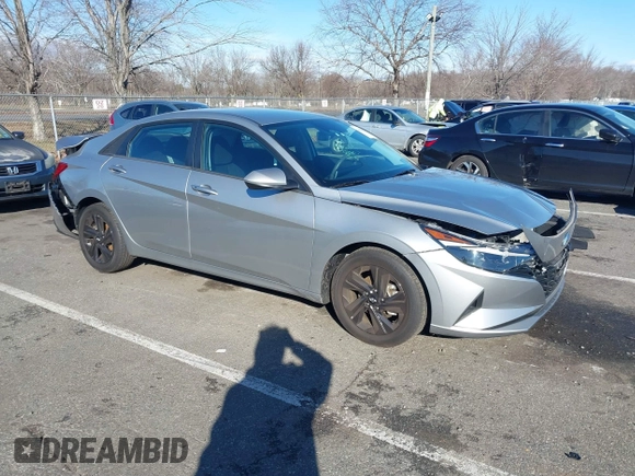 2022 Hyundai Elantra SEL with VIN 5NPLM4AG4NH081132, listed as a IAAI auction lot 41153021 with 22,705 mi miles and . Bid and sale history available at carsss.com. Image 1.