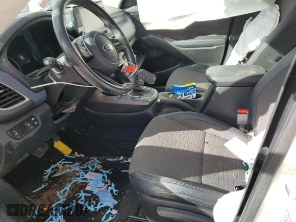 2021 Kia Seltos S z VIN KNDEUCAAXM7168129, wystawiony jako Copart lot #49223734 z przebiegiem 89 138 mil mil oraz Szkoda całkowita • Salvage title. Historia ofert i sprzedaży dostępna na DreamBid. Obrazek 7.