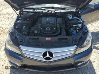 2013 Mercedes-Benz C 250 Sport z VIN WDDGF4HB4DR265117, wystawiony jako Copart lot #61443835 z przebiegiem 114 019 mil mil oraz Szkoda całkowita • Salvage title. Historia ofert i sprzedaży dostępna na DreamBid. Obrazek 12.