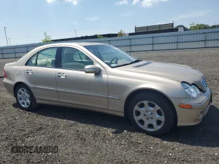 2005 Mercedes-Benz C 240 с VIN WDBRF61J65F607930, выставлен на аукционе Copart как лот 61647215 с пробегом 81 649 миль миль и Списание • Salvage title. История ставок и продаж доступна на DreamBid. Изображение 4.