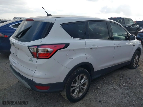 2017 Ford Escape SE with VIN 1FMCU0GD5HUC00303, listed as a IAAI auction lot 41520976 with 111,514 mi miles. Bid and sale history available at carsss.com. Image 4.