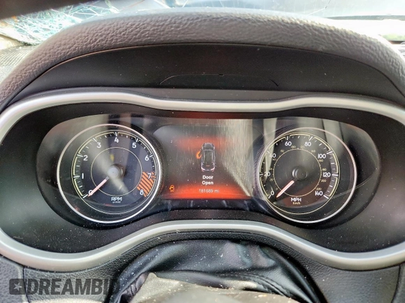 2014 Jeep Cherokee Limited with VIN 1C4PJLDS0EW238119, listed as a Copart auction lot 61607495 with 181,689 mi miles and Salvage title. Bid and sale history available at DreamBid. Image 9.