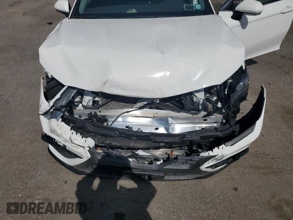 2022 Toyota Camry SE z VIN 4T1G11AK8NU709417, wystawiony jako Copart lot #57153185 z przebiegiem 20 314 mil mil oraz Szkoda całkowita • Salvage title. Historia ofert i sprzedaży dostępna na DreamBid. Obrazek 11.