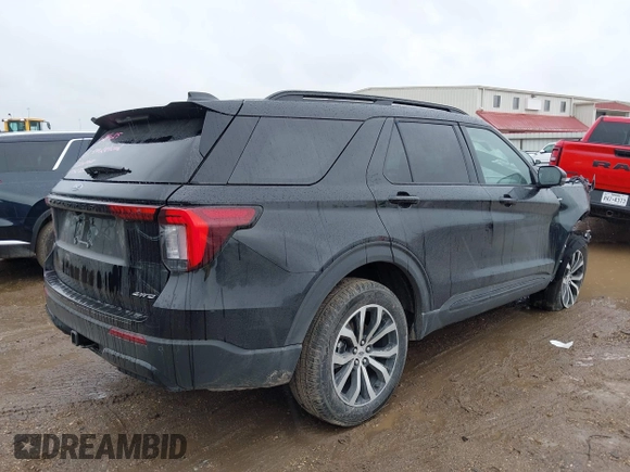 2025 Ford Explorer ST-Line with VIN 1FMUK8KHXSGB31438, listed as a IAAI auction lot 41895575 with 721 mi miles. Bid and sale history available at carsss.com. Image 4.