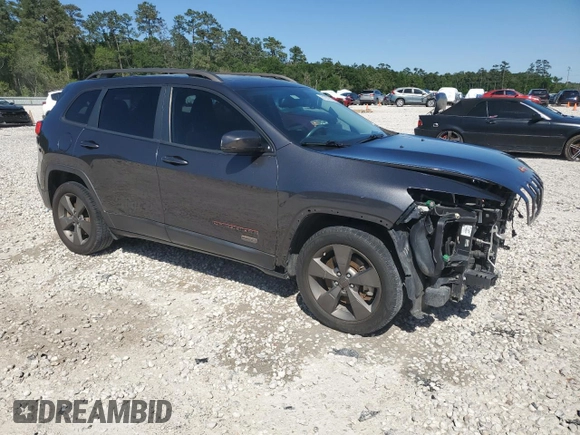 2017 Jeep Cherokee Latitude with VIN 1C4PJLCS0HW507726, listed as a Copart auction lot 51957865 with 72,297 mi miles and Salvage Title. Bid and sale history available at carsss.com. Image 4.