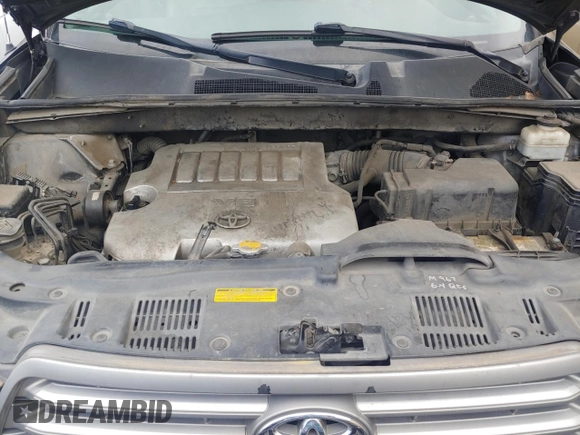 2010 Toyota Highlander with VIN 5TDZK3EH1AS010097, listed as a Copart auction lot 54011725 with 228,242 mi miles and Clean title. Bid and sale history available at DreamBid. Image 7.