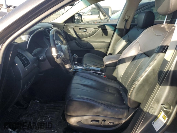 2016 Infiniti QX70 z VIN JN8CS1MW9GM753027, wystawiony jako Copart lot #42590825 z przebiegiem 108 819 mil mil oraz Szkoda całkowita • Salvage title. Historia ofert i sprzedaży dostępna na DreamBid. Obrazek 7.