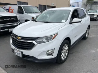 2020 Chevrolet Equinox LT z VIN 2GNAXJEV2L6240731, wystawiony jako IAAI lot #42375488 z przebiegiem 82 352 mil mil oraz . Historia ofert i sprzedaży dostępna na DreamBid. Obrazek 1.