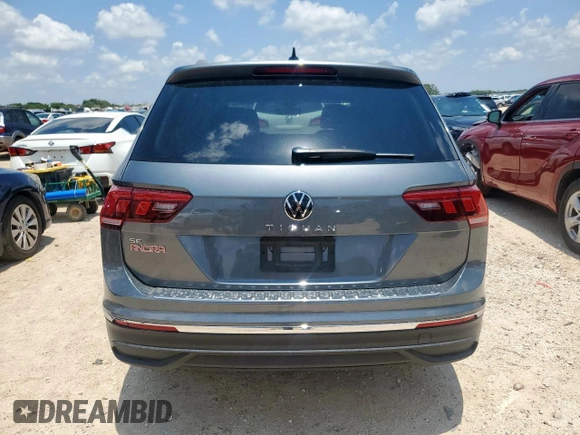 2024 Volkswagen Tiguan SE with VIN 3VV3B7AX4RM061942, listed as a Copart auction lot 61206695 with 27,128 mi miles and Salvage title. Bid and sale history available at DreamBid. Image 6.