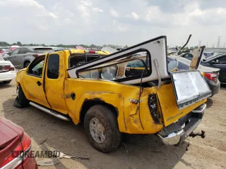 2005 GMC Canyon SLE Z71 with VIN 1GTDT196358130644, listed as a Copart auction lot 59961554 with 195,697 mi miles and Salvage Title. Bid and sale history available at carsss.com. Image 2.
