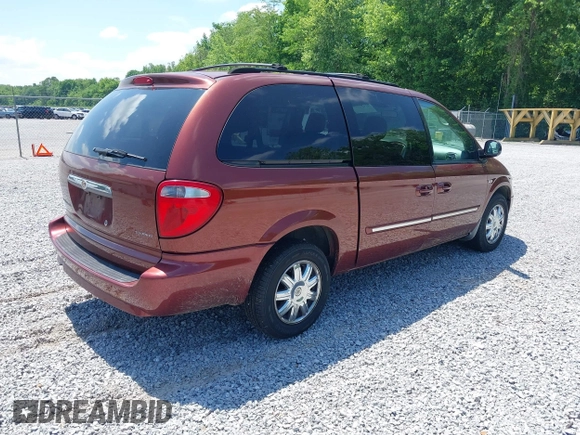 2007 Chrysler Town & Country Touring with VIN 2A4GP54L57R185569, listed as a IAAI auction lot 42152729 with 157,822 mi miles and . Bid and sale history available at DreamBid. Image 4.