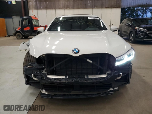 2020 BMW 7 Series 740i xDrive with VIN WBA7T4C02LCD70555, listed as a Copart auction lot 75666484 with 50,847 mi miles and Clean title. Bid and sale history available at DreamBid. Image 5.