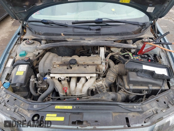 2001 Volvo S60 with VIN YV1RS61R412049879, listed as a IAAI auction lot 42010628 with 174,203 mi miles. Bid and sale history available at carsss.com. Image 10.