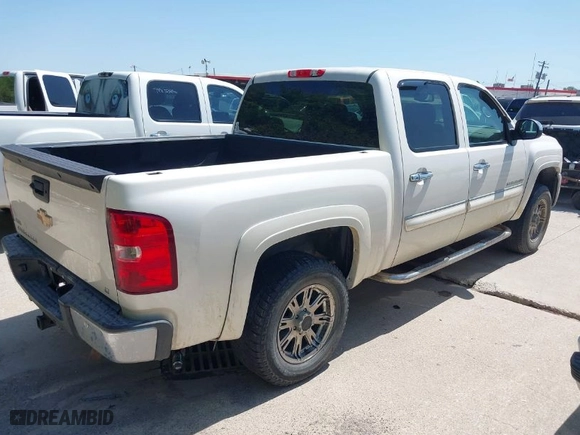 2012 Chevrolet Silverado 1500 LT with VIN 3GCPKSE73CG146306, listed as a IAAI auction lot 41997096 with 180,272 mi miles. Bid and sale history available at carsss.com. Image 4.
