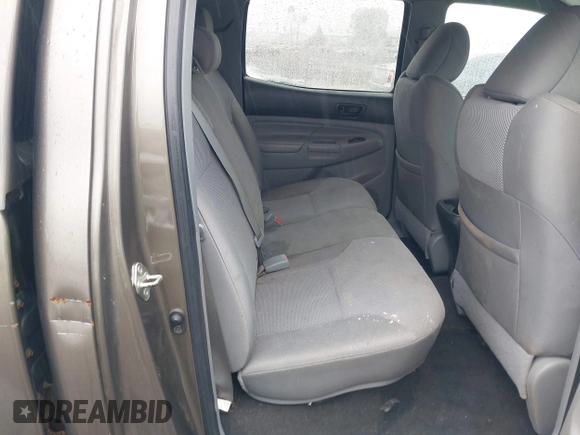 2014 Toyota Tacoma with VIN 5TFLU4EN6EX104410, listed as a IAAI auction lot 41925708 with 189,375 mi miles. Bid and sale history available at carsss.com. Image 8.