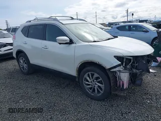 2015 Nissan Rogue SL z VIN 5N1AT2MV4FC917507, wystawiony jako IAAI lot #42006588 z przebiegiem 120 267 mil mil oraz . Historia ofert i sprzedaży dostępna na DreamBid. Obrazek 1.