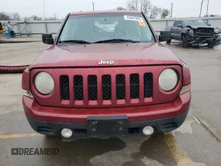 2014 Jeep Patriot Latitude with VIN 1C4NJPFA8ED818233, listed as a Copart auction lot 43947895 with 142,474 mi miles and Salvage Title. Bid and sale history available at carsss.com. Image 5.