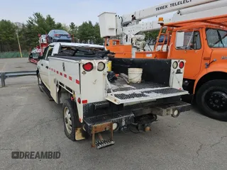 2017 Ram 2500 Tradesman z VIN 3C6UR5HJXHG647375, wystawiony jako IAAI lot #42608451 z przebiegiem 162 998 mil mil oraz . Historia ofert i sprzedaży dostępna na DreamBid. Obrazek 46.