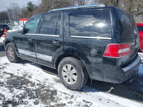 2007 Lincoln Navigator with VIN 5LMFU285X7LJ09190, listed as a IAAI auction lot 41611256 with 185,879 mi miles. Bid and sale history available at carsss.com. Image 3.
