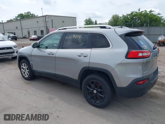 2017 Jeep Cherokee Latitude z VIN 1C4PJMCB0HW632246, wystawiony jako IAAI lot #42529014 z przebiegiem 267 091 mil mil oraz . Historia ofert i sprzedaży dostępna na DreamBid. Obrazek 3.