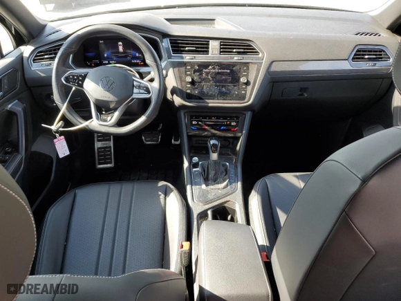 2022 Volkswagen Tiguan SE R-Line Black with VIN 3VVCB7AX0NM140986, listed as a Copart auction lot 49638515 with 36,685 mi miles and Salvage Title. Bid and sale history available at carsss.com. Image 8.
