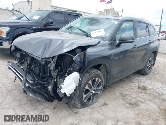 2023 Toyota Highlander L with VIN 5TDKDRBHXPS017948, listed as a IAAI auction lot 42370265 with 17,768 mi miles and . Bid and sale history available at DreamBid. Image 2.