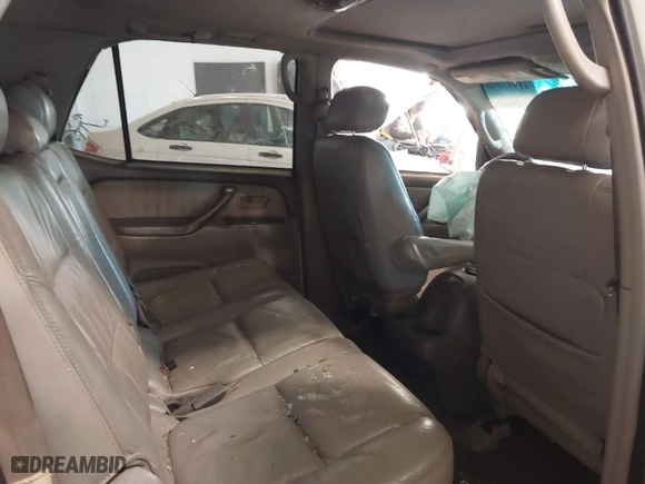2001 Toyota Sequoia Limited with VIN 5TDBT48A91S010321, listed as a IAAI auction lot 41447396 with 1 mi miles. Bid and sale history available at carsss.com. Image 8.