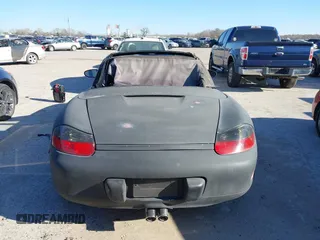 1998 Porsche Boxster z VIN WP0CA2982WU621935, wystawiony jako IAAI lot #41838363 z przebiegiem Nie podano mil oraz . Historia ofert i sprzedaży dostępna na DreamBid. Obrazek 8.