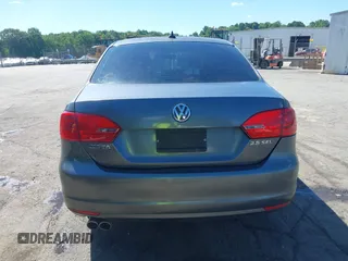 2011 Volkswagen Jetta SEL with VIN 3VWLZ7AJXBM352695, listed as a IAAI auction lot 42325497 with 166,864 mi miles and . Bid and sale history available at DreamBid. Image 16.