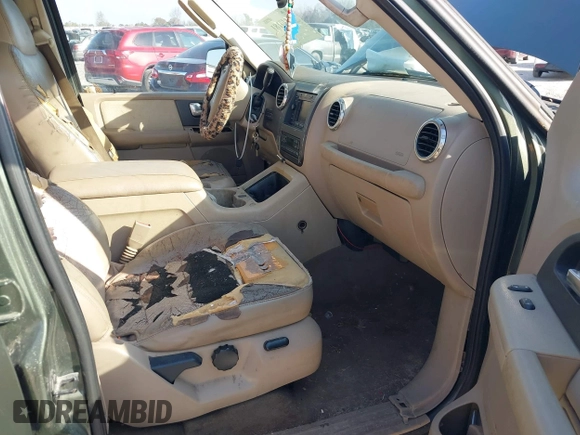 2003 Ford Expedition Eddie Bauer with VIN 1FMFU17L63LB86288, listed as a IAAI auction lot 41440181 with 232,814 mi miles. Bid and sale history available at carsss.com. Image 5.