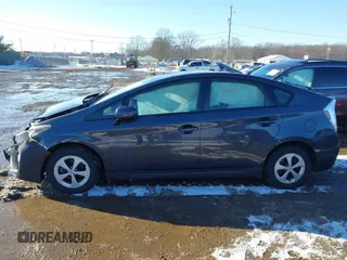 2015 Toyota Prius Four with VIN JTDKN3DU9F1987337, listed as a IAAI auction lot 41329556 with 86,104 mi miles. Bid and sale history available at carsss.com. Image 14.
