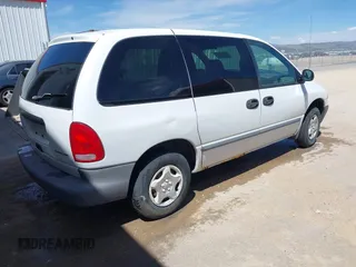 1997 Dodge Caravan with VIN 2B4FP2534VR419791, listed as a IAAI auction lot 42111019 with 274,426 mi miles and . Bid and sale history available at carsss.com. Image 4.