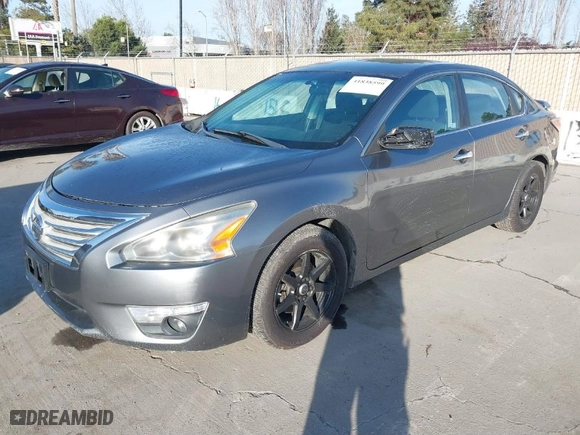 2015 Nissan Altima 2.5 S with VIN 1N4AL3AP2FN326604, listed as a IAAI auction lot 41838599 with 62,394 mi miles. Bid and sale history available at carsss.com. Image 2.