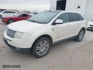 2008 Lincoln MKX with VIN 2LMDU68C48BJ26606, listed as a IAAI auction lot 41715289 with 207,211 mi miles. Bid and sale history available at carsss.com. Image 2.