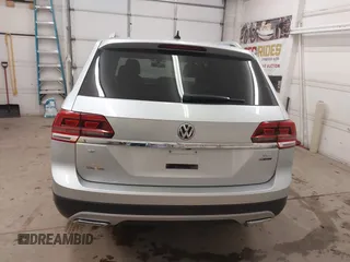 2019 Volkswagen Atlas SE with VIN 1V2LR2CA2KC533079, listed as a IAAI auction lot 41352399 with 88,826 mi miles and . Bid and sale history available at DreamBid. Image 16.