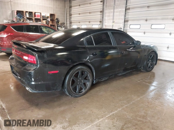 2013 Dodge Charger SE z VIN 2C3CDXBG5DH550076, wystawiony jako IAAI lot #42090715 z przebiegiem 146 020 mil mil oraz . Historia ofert i sprzedaży dostępna na DreamBid. Obrazek 4.