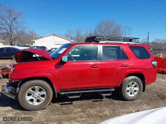 2021 Toyota 4Runner SR5 with VIN JTEEU5JR4M5231055, listed as a IAAI auction lot 41584951 with 95,389 mi miles. Bid and sale history available at carsss.com. Image 14.