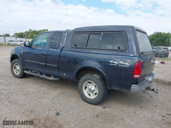 2000 Ford F-150 XL with VIN 1FTRX18L6YNB68229, listed as a IAAI auction lot 40141907 with 1 mi miles. Bid and sale history available at carsss.com. Image 3.