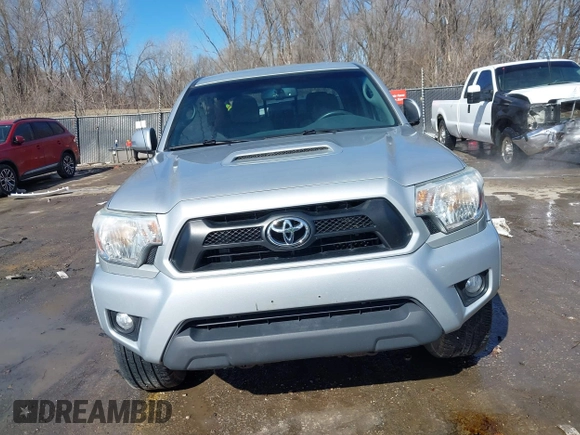2013 Toyota Tacoma with VIN 3TMMU4FN8DM054973, listed as a IAAI auction lot 41659232 with 113,734 mi miles. Bid and sale history available at carsss.com. Image 13.