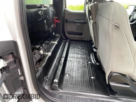 2018 Ford F-150 XL with VIN 1FTEX1CB8JKF41985, listed as a Copart auction lot 63663165 with 178,779 mi miles and Clean title. Bid and sale history available at DreamBid. Image 6.