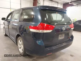 2011 Toyota Sienna with VIN 5TDZK3DC8BS125884, listed as a IAAI auction lot 41998890 with 249,193 mi miles. Bid and sale history available at carsss.com. Image 3.